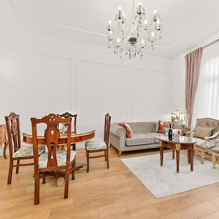 زغرب Luxury Class Apartment - 1St Floor, Large Apartment, Downtown, Newly Renovated, Fast Wifi, 4X Air Conditioning المظهر الخارجي الصورة