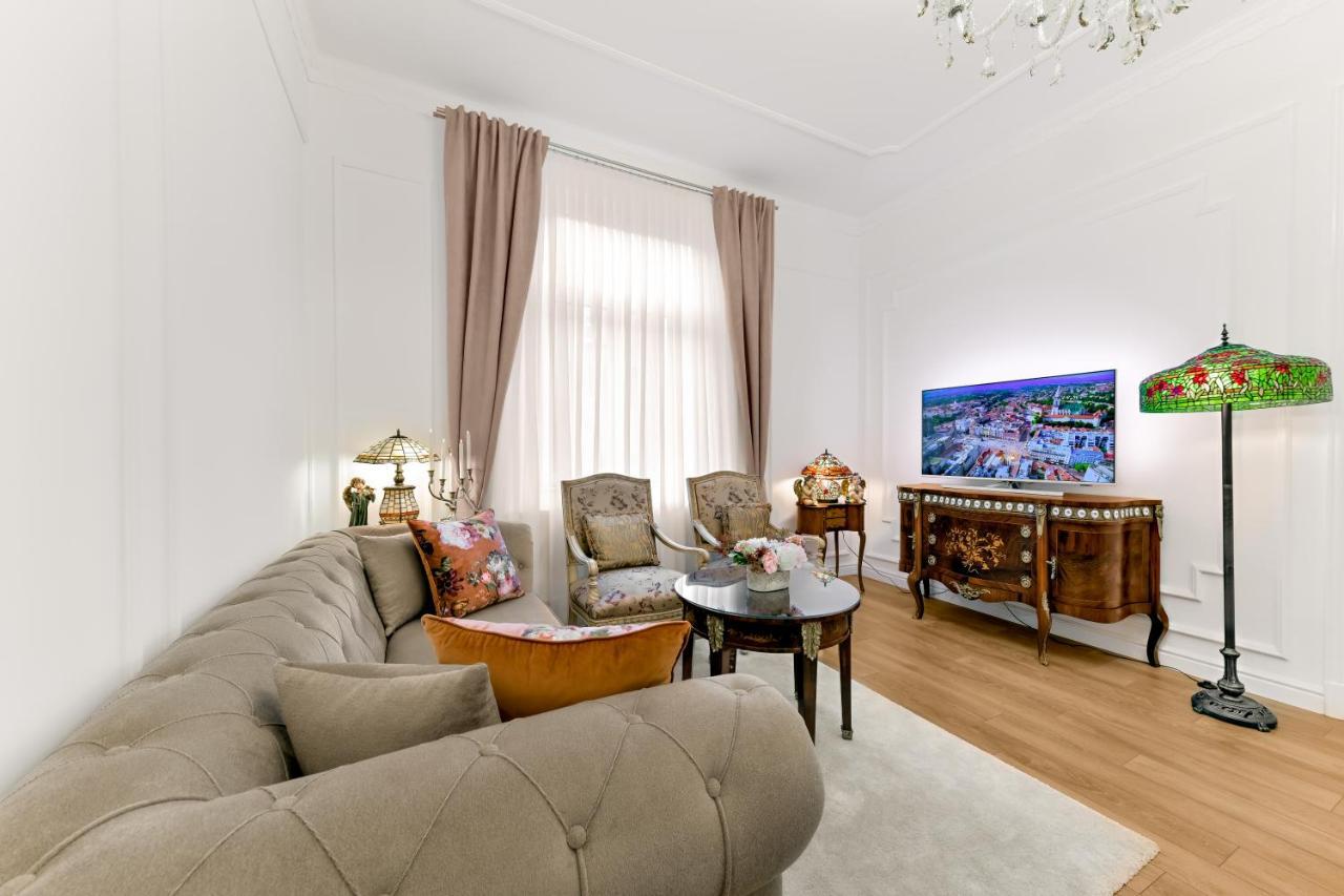 زغرب Luxury Class Apartment - 1St Floor, Large Apartment, Downtown, Newly Renovated, Fast Wifi, 4X Air Conditioning المظهر الخارجي الصورة