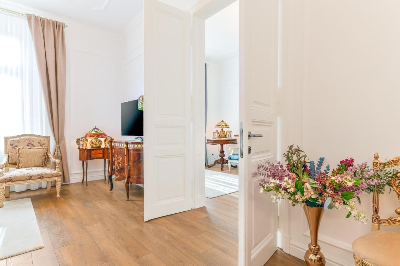 زغرب Luxury Class Apartment - 1St Floor, Large Apartment, Downtown, Newly Renovated, Fast Wifi, 4X Air Conditioning المظهر الخارجي الصورة